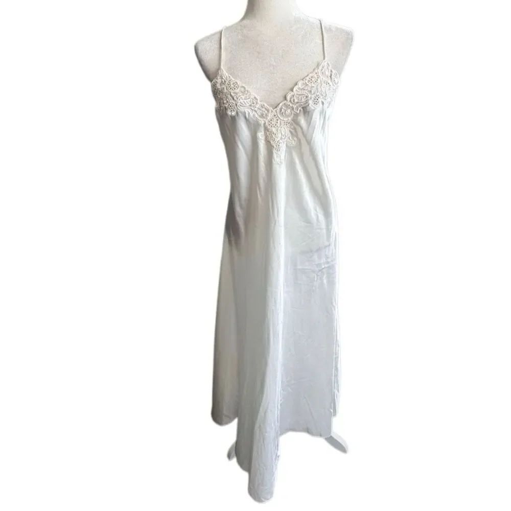 Victoria’s Secret White Label White Lingerie Low Back Beads Embroidered SZ L